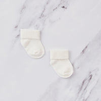 White turnover baby socks, 100% cotton.