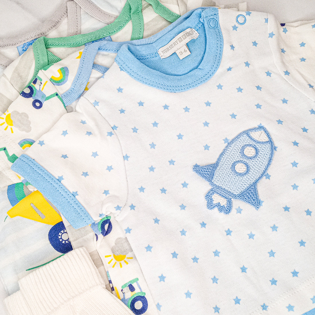 Cotton baby boy clothes and turnover socks