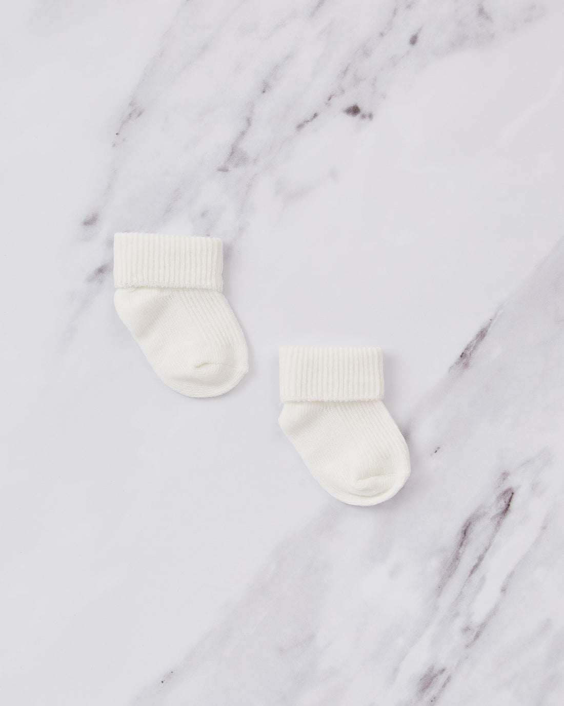 White turnover baby socks, 100% cotton. 